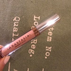 NWT Anastasia liquid lipstick pure Hollywood